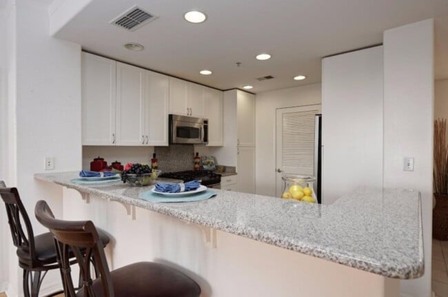 Building Photo - Gated Community With Pool and Fitness Center / 2 Beds 2 Baths