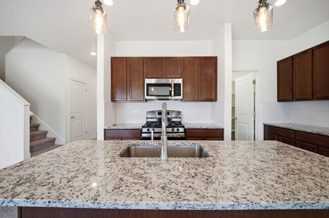 Building Photo - Modern 2022 Kaysville Rambler with 3 Bedrooms