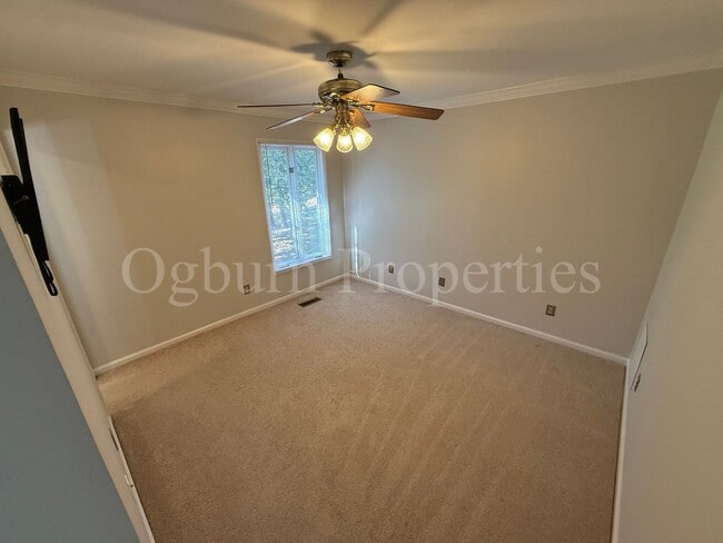 Building Photo - 2000 Ridge Brook Ct