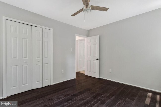 Building Photo - 9205 Midland Turn