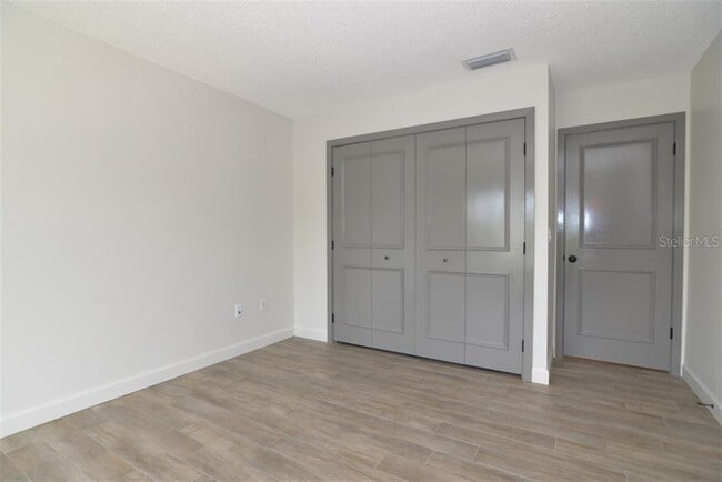 Building Photo - 361 W Lake Faith Dr