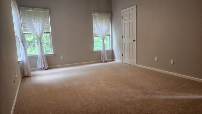 Building Photo - 5908 Solitude Way