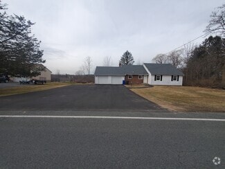 Building Photo - 36 N Maple St