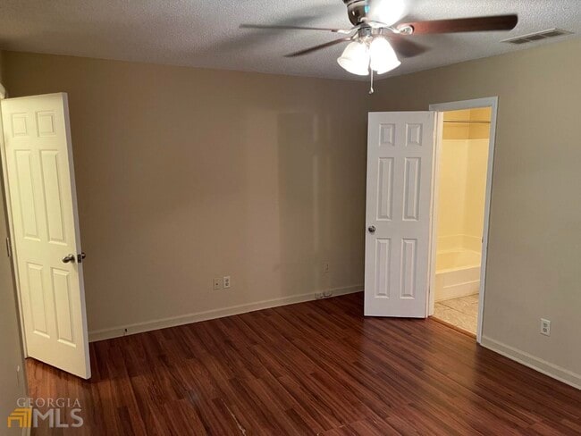 Building Photo - 5313 Waverly Trce