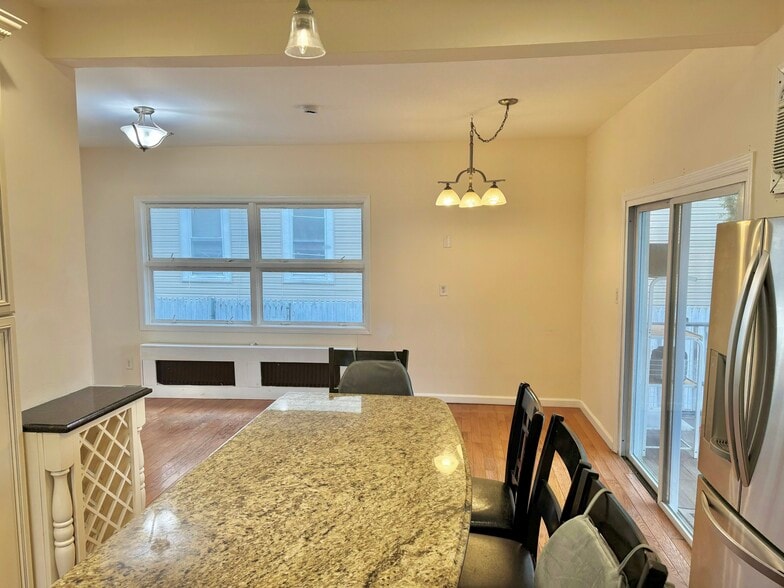 Spacious Counters - 383 Dakota St