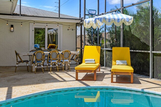 Building Photo - 1319 Saddle Ct