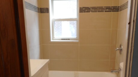 Building Photo - 3012 W Belmont Ave