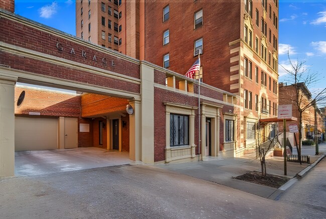 Building Photo - 1001 St Paul St