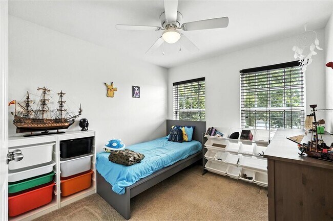 Building Photo - 742 Centervale Dr