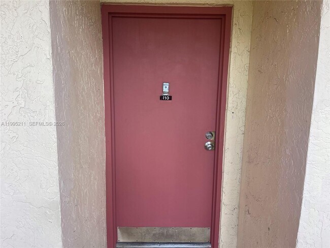 Building Photo - 3199 Foxcroft Rd