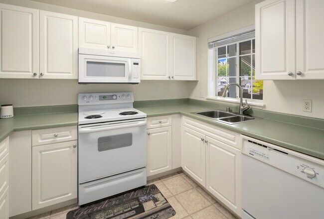 Building Photo - 23321 Cedar Way