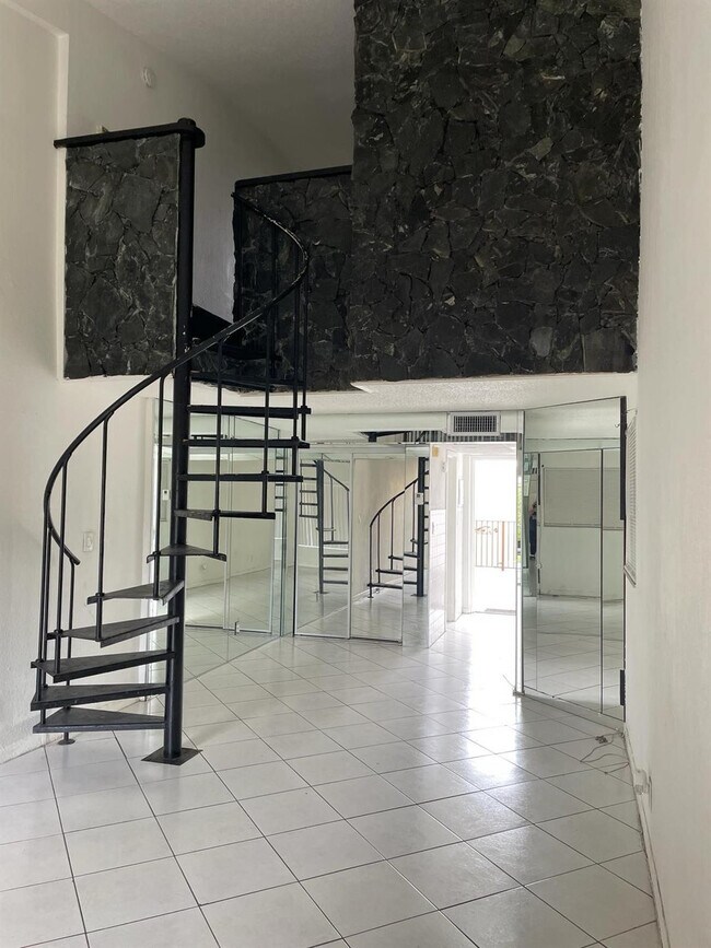 Building Photo - 4121 NW 26th St