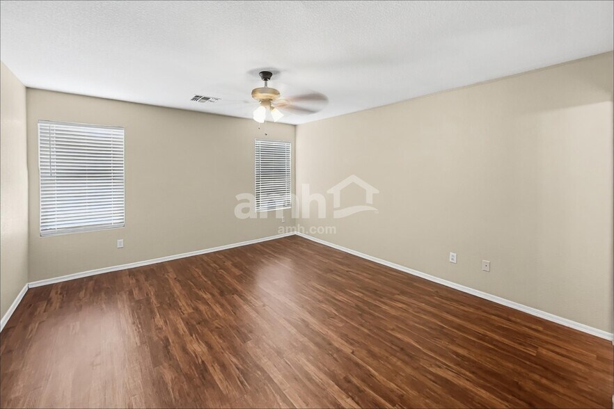 Building Photo - 2256 E Hazeltine Way