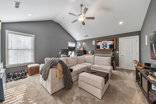 Building Photo - 9434 Crysillas Dr