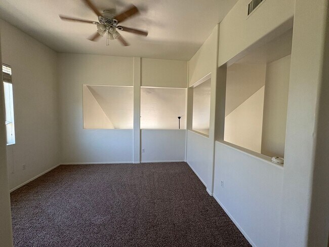 Building Photo - Must See 3 bedroom home! Near Downtown and...