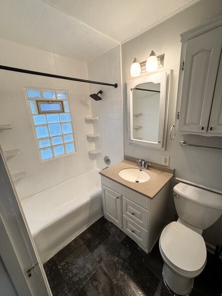 Building Photo - 1919 S 93rd St