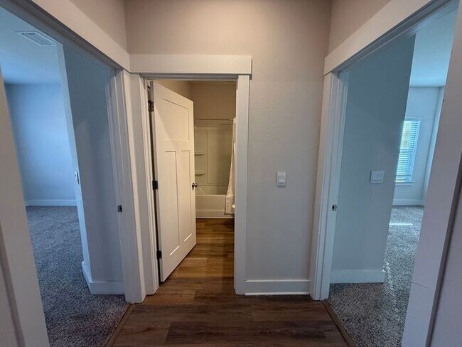 Building Photo - Pensacola - Kaheeley Ridge - 4 bedroom, 3 bathroom - lawn care included