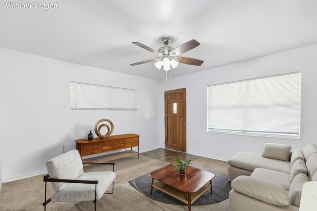 Building Photo - 3 Bedroom House off Juniper Drive!