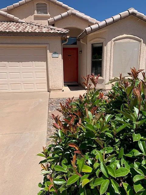 Building Photo - "Charming Sierra Vista Gem: Spacious 3-Bedroom Retreat with 6 Bathrooms on Chaparral Loop!"