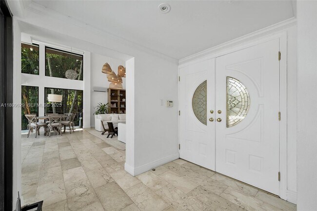 Building Photo - 201 Knollwood Dr