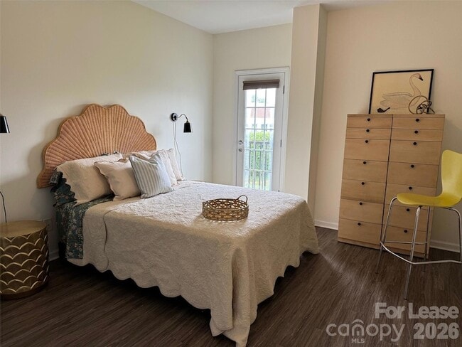 Building Photo - 1410 4th St Dr NW