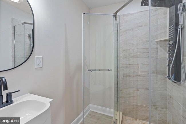 Building Photo - 919 Stiles St