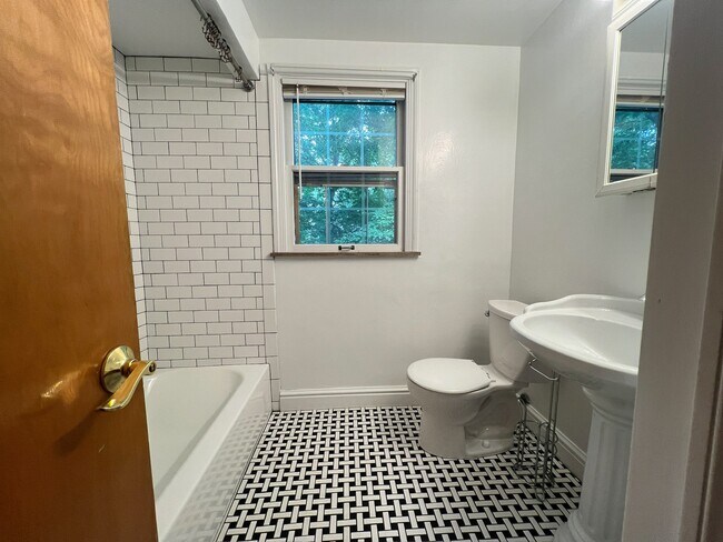 Building Photo - 94 Jennette Dr