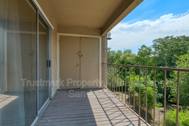 Building Photo - 4119 Castlewood