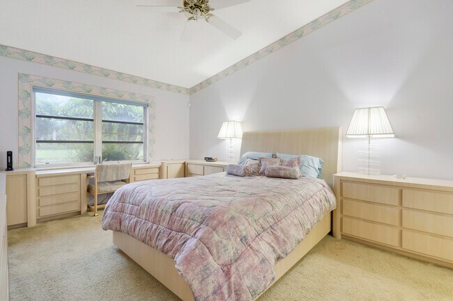 Building Photo - 13759 Date Palm Ct