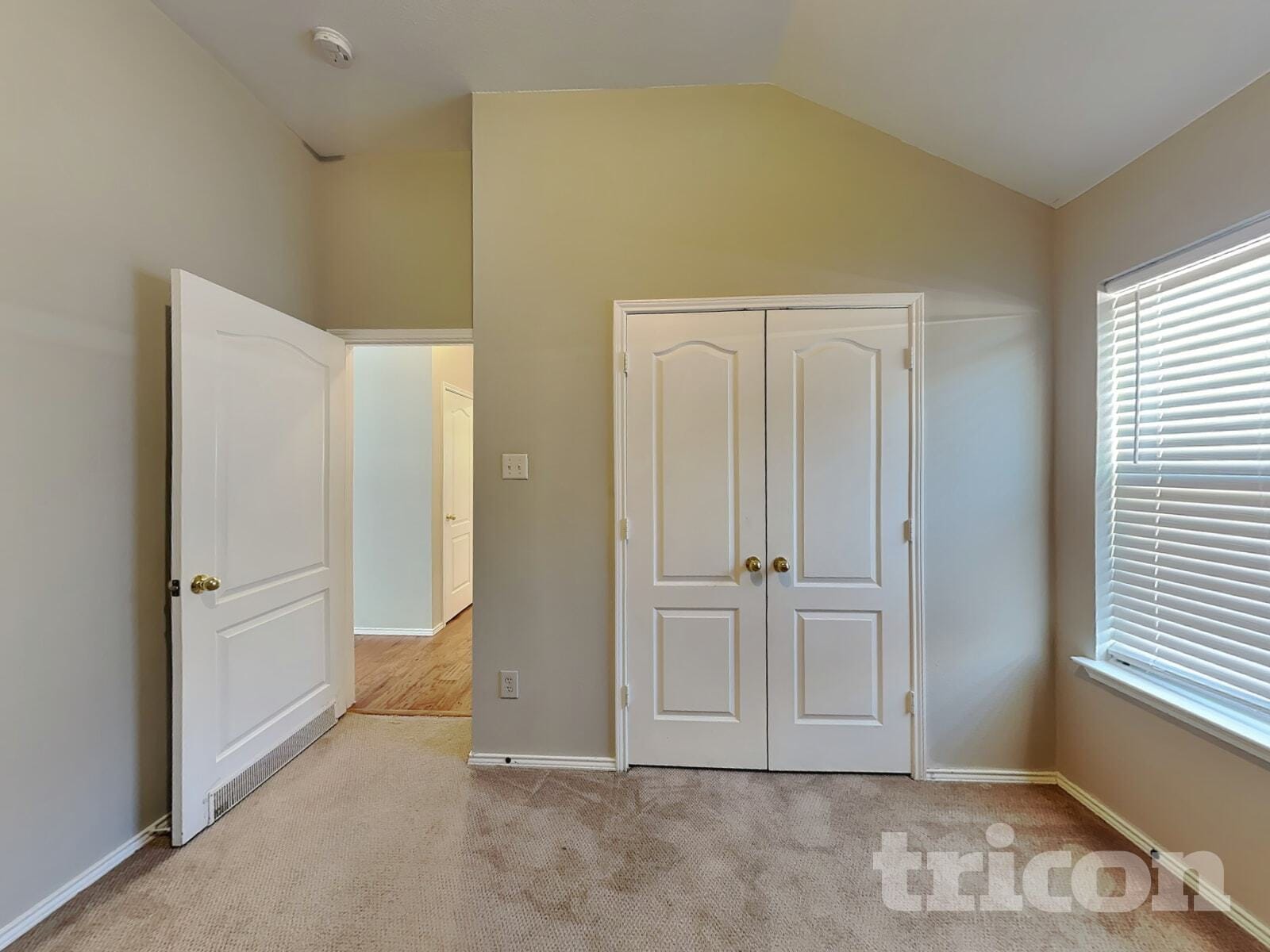 Building Photo - 4702 Valleyview Dr