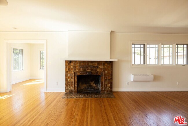 Building Photo - 824 Brent Ave