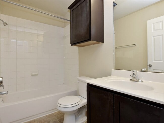 Building Photo - BEAUTIFUL 4 BEDROOMS / 2 BATH HOME IN HUNTER'S CROSSING