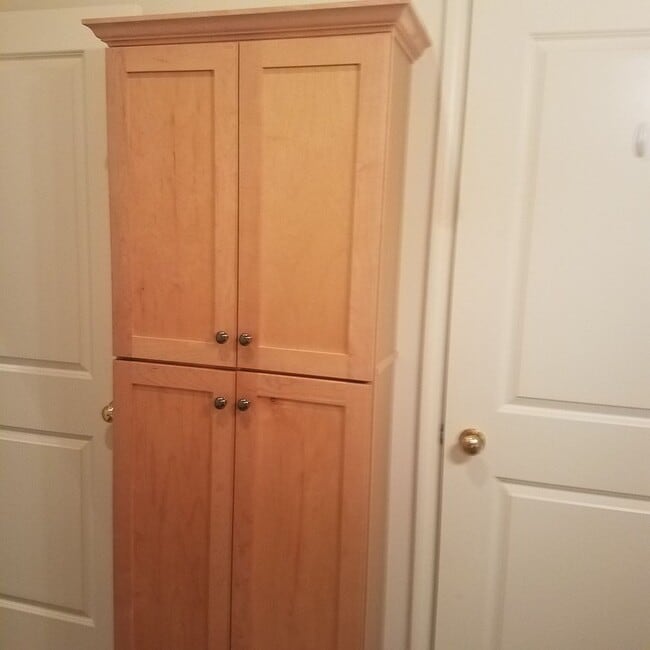 Building Photo - 1BR/1BA, Upscale Loft with accessible Rooftop Deck & Community Pool!