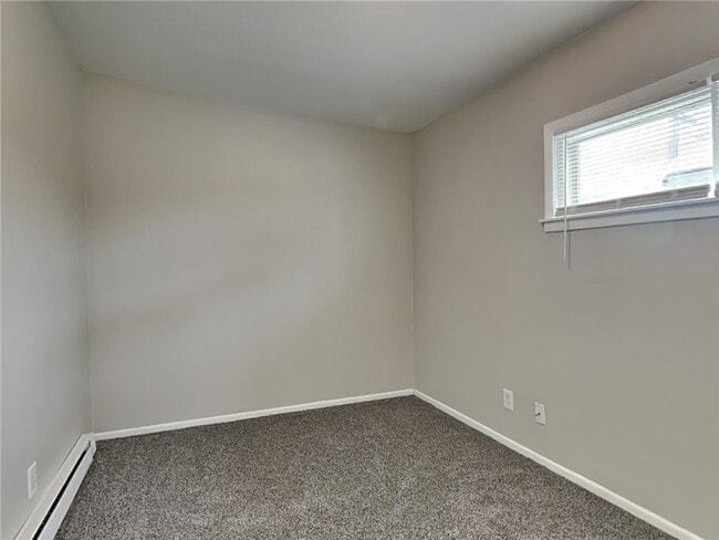 Building Photo - 52 22nd Ave NE