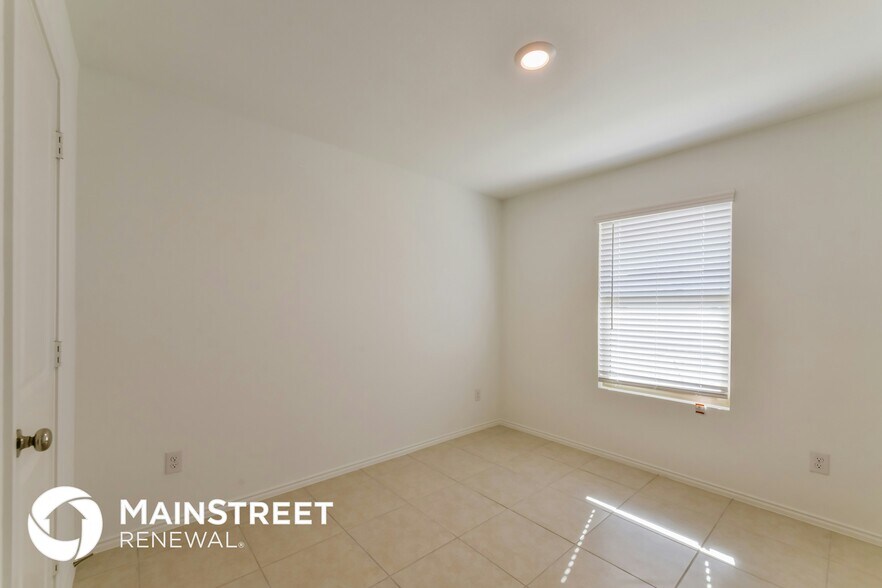 Building Photo - 332 Dry Cyn Wy