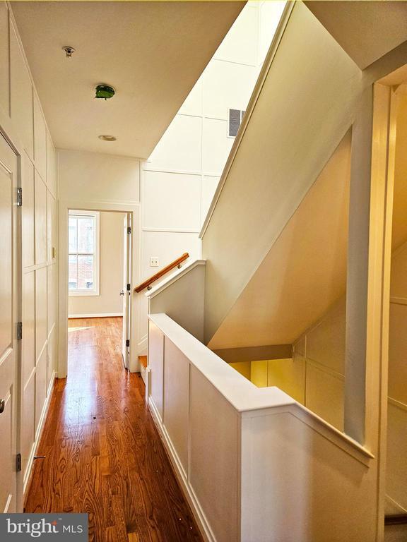 Building Photo - 12 S Regester St