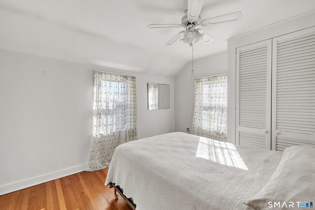 Building Photo - 124 Stiles St