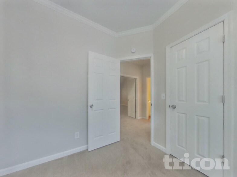 Building Photo - 2030 Township Dr