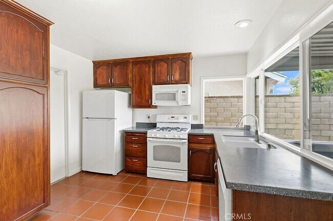 Building Photo - 24031 Olivera Dr