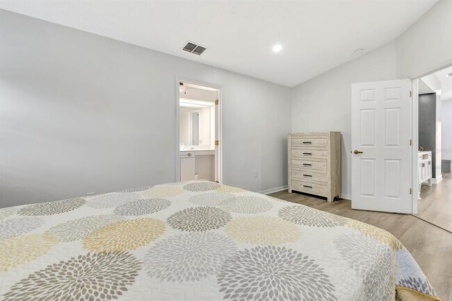 Building Photo - 5304 72nd St E