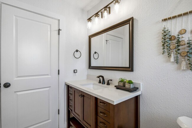 Building Photo - 2837 S Hills Ave