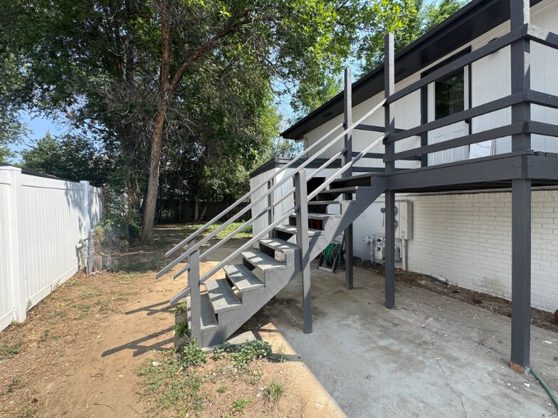 Building Photo - 804 Meeker St