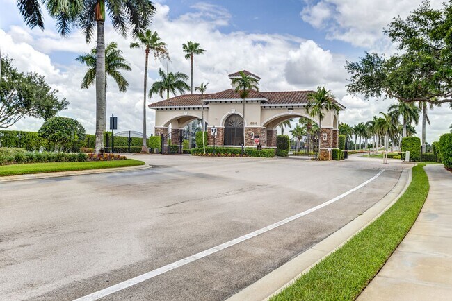 Building Photo - ** HERITAGE BAY ** 2 BED / 2 BATH - CONDO - GOLF MEMBERSHIP - ANNUAL OR SHORT TERM RENTAL