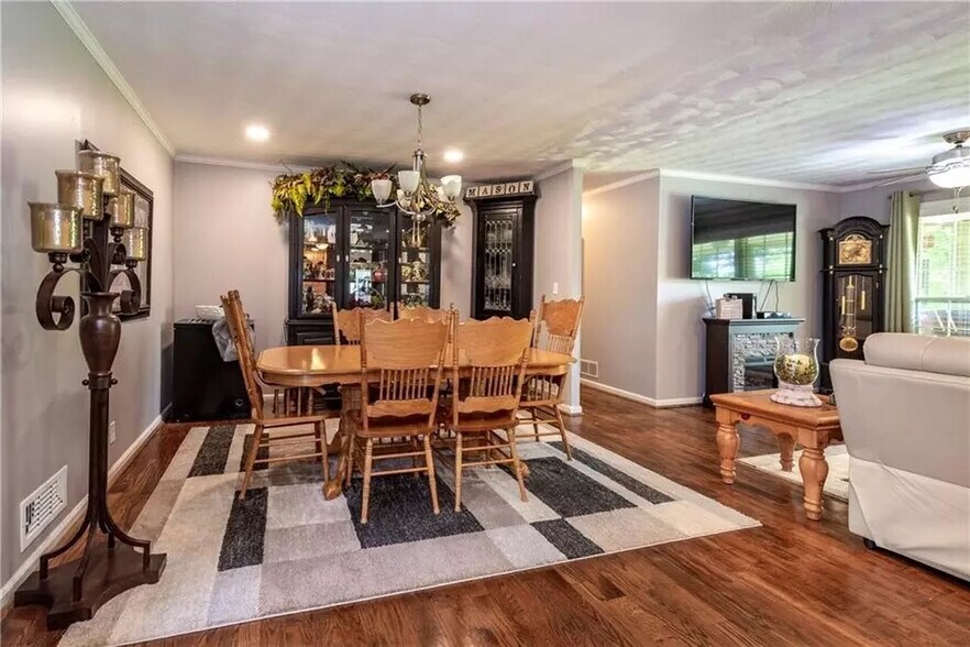 Building Photo - Room in Single Family Home on Morgan Rd