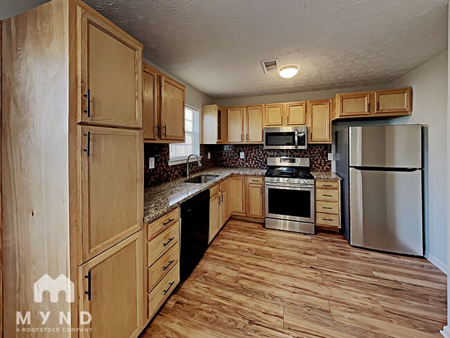 Building Photo - 515 Gardinia Dr