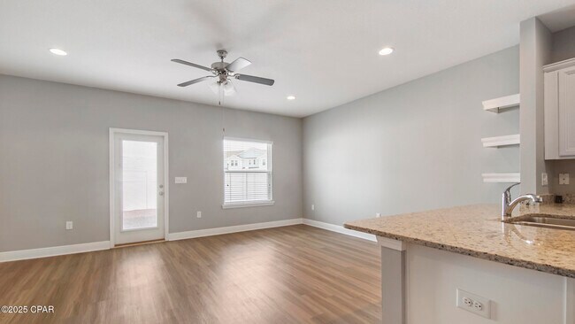 Building Photo - 7471 Shadow Lake Dr