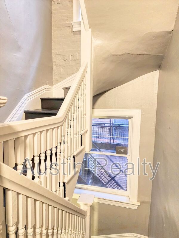 Building Photo - 324 N.Newstead