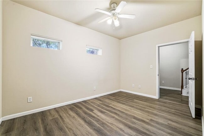Building Photo - 771 Riverdance Dr