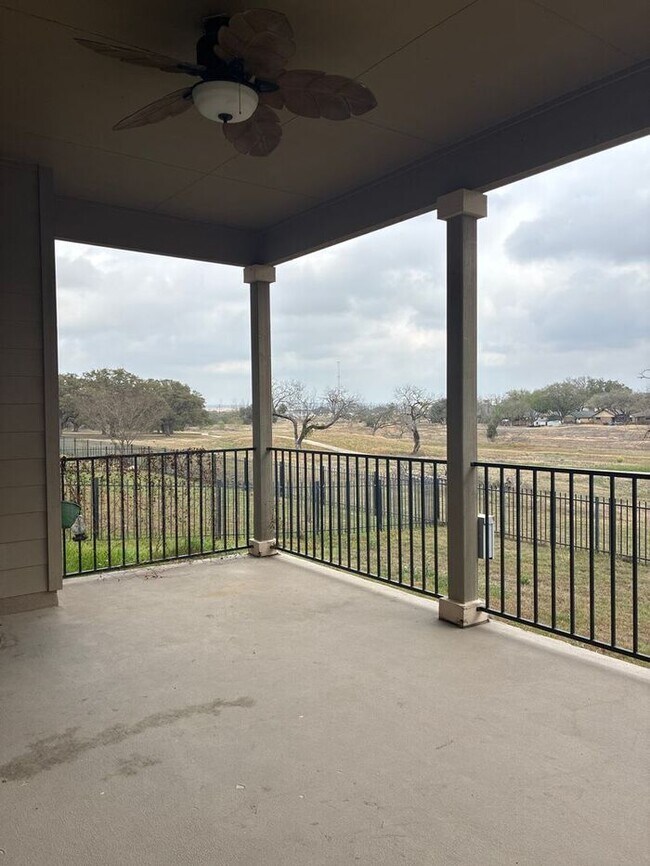 Building Photo - 5BR/4BA w/ Fenced Yard + Covered Parking in Schertz, TX