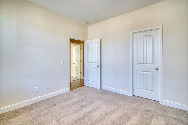 Building Photo - Lincoln Park Subdivision, Taylors - 3BR, 2...